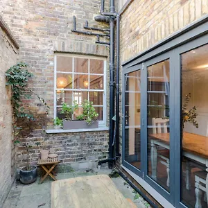 bright-de-beauvoir-pied-terre.cambridgehotelsuk.com/